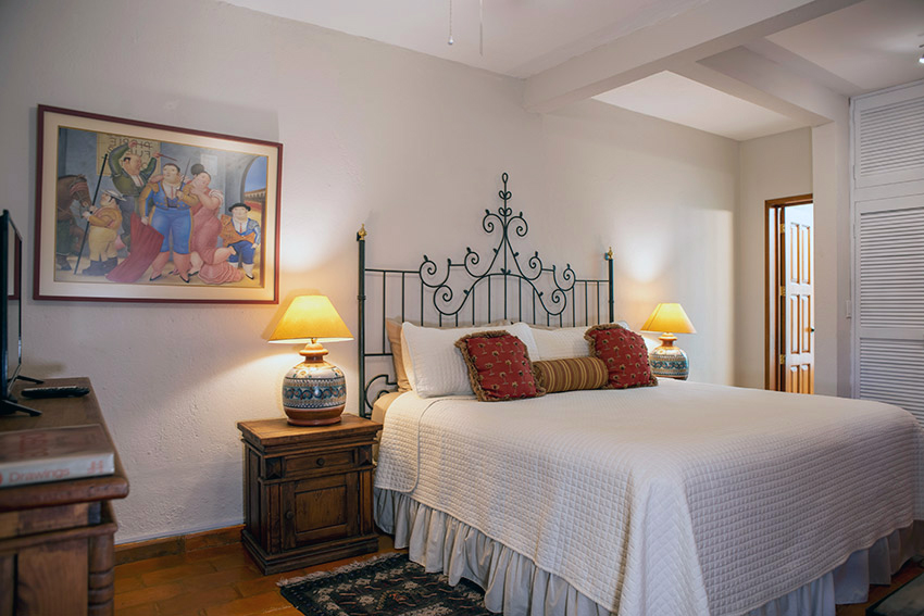 Fernando Botero bedroom
